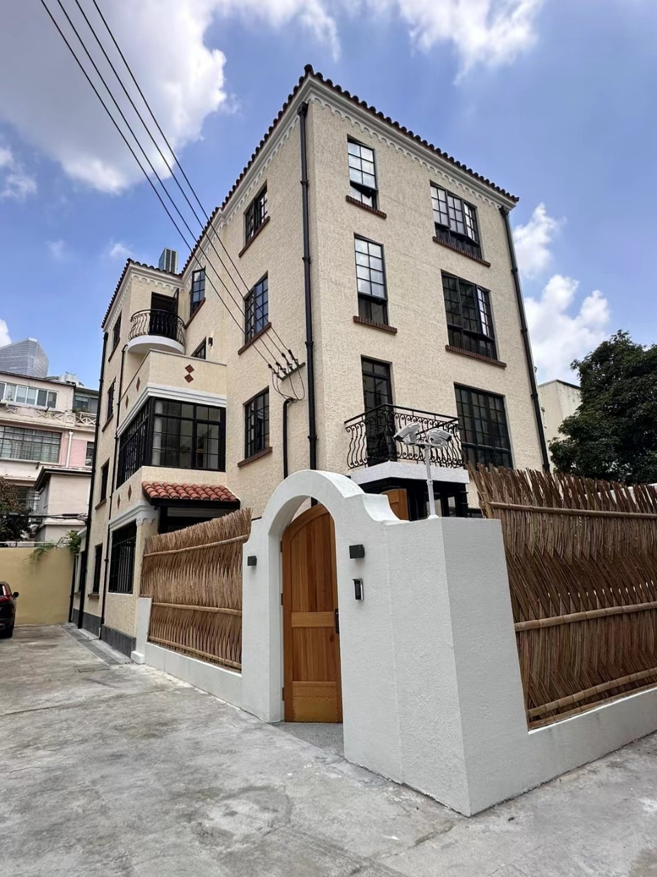 長樂路獨棟洋房,四面臨空,內(nèi)部已安裝電梯,巨富長核心區(qū)域位置